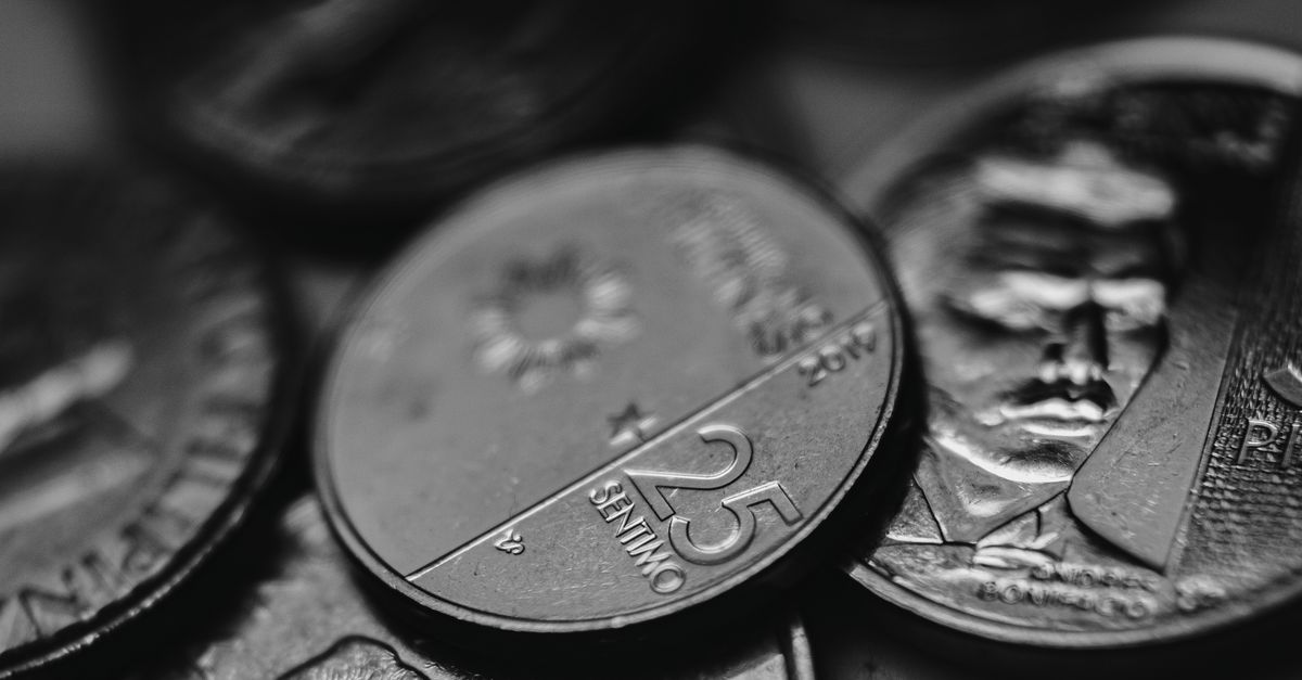 Philippine Peso Slides to Fresh Record Low, Closing In on 63 per Dollar