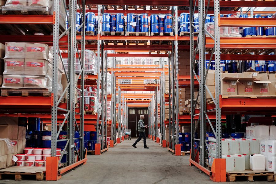 dispatcher using practical digital tools at work
