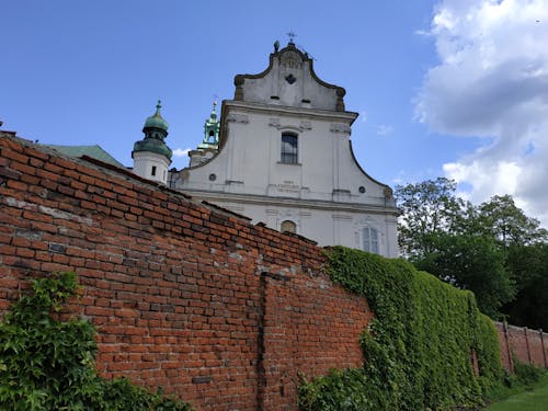 Free Ilmainen kuvapankkikuva tunnisteilla Kellotorni, kirkas sininen taivas, kirkko Stock Photo