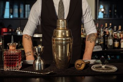 Kit Bartender Barillio 8 Peças em Aço Inox com Coqueteleira 710ml e Livreto de Receitas