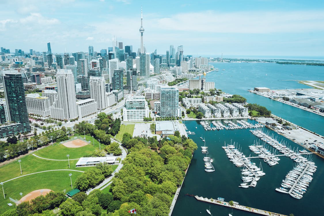 Panorama of Toronto and the marina with green parks.