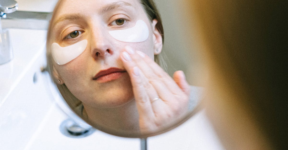 Dry shampoo application