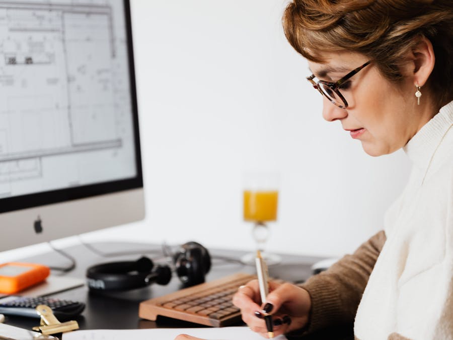 How do YouTubers edit so well?