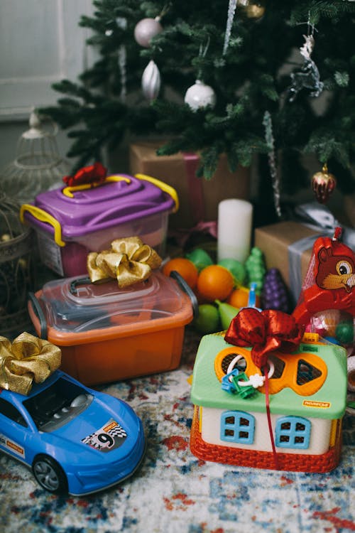 Gratis Fotos de stock gratuitas de árbol de Navidad, juguetes de plástico, naturaleza muerta Foto de stock