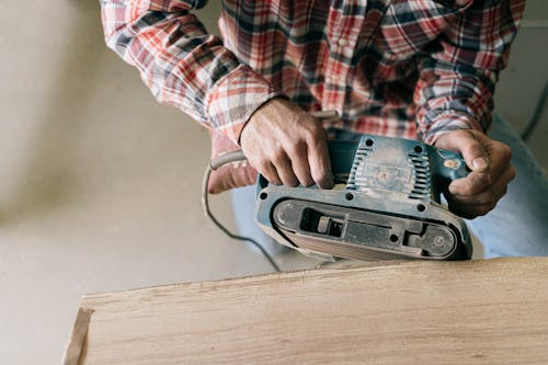 Fotobanka s bezplatnými fotkami na tému chlap, craftperson, dielňa