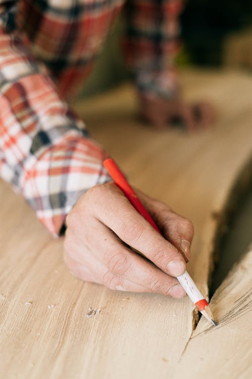 Fotobanka s bezplatnými fotkami na tému chlap, craftperson, dielňa