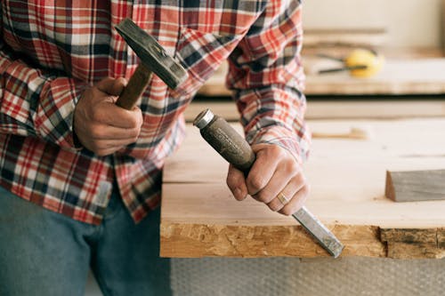 Fotobanka s bezplatnými fotkami na tému chlap, craftperson, dielňa