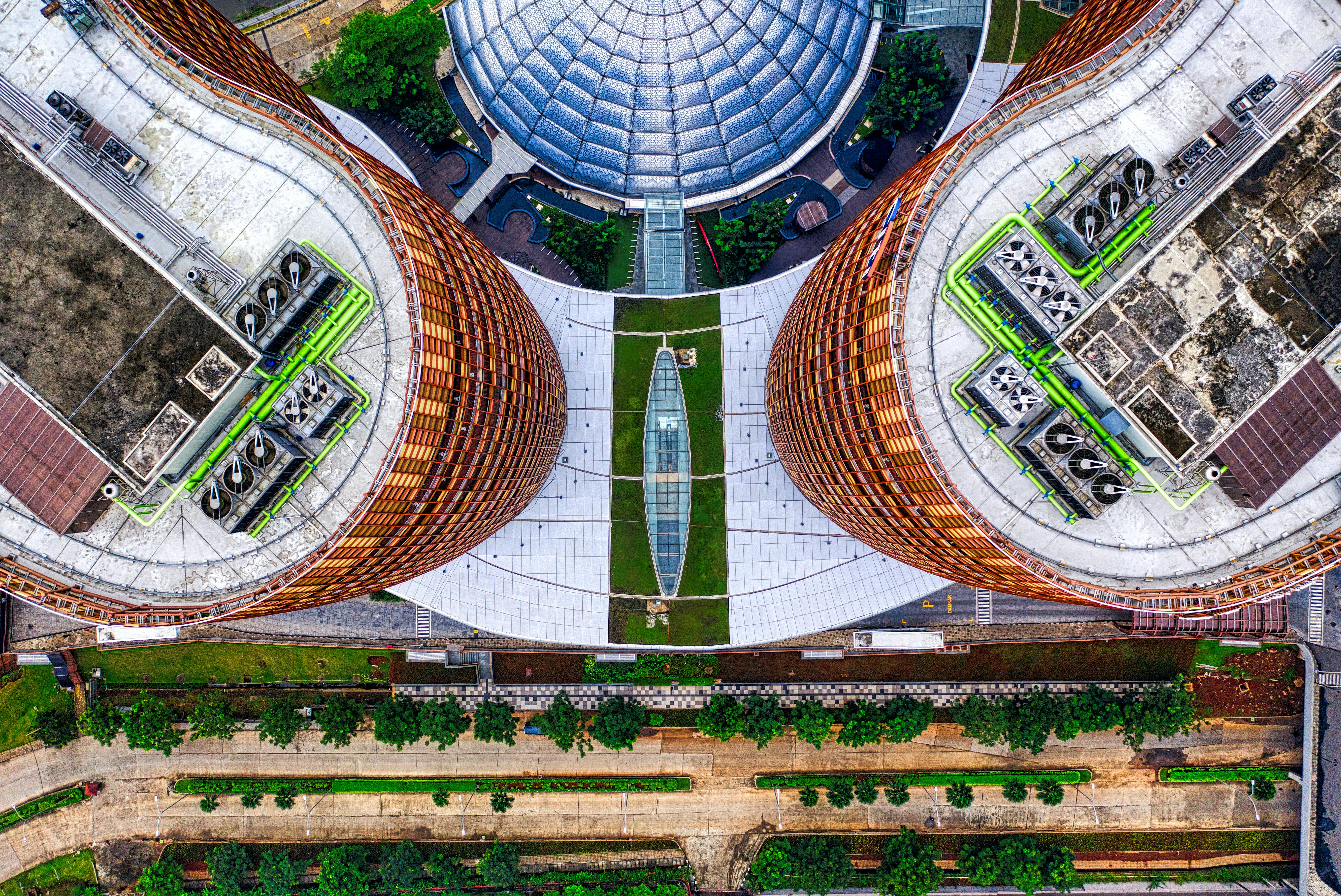 Addressing zonal architecture challenges in the automotive industry — Photo by Tom Fisk on Pexels