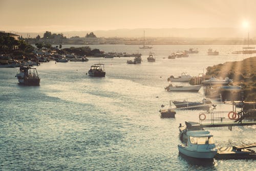 Photos gratuites de bateaux, beau ciel, beau coucher de soleil