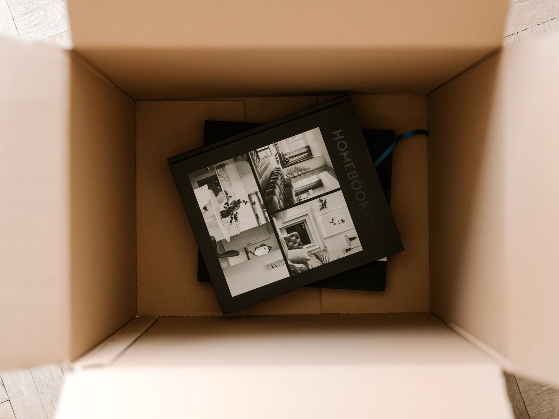 Mepal — professional packers wrapping and boxing belongings