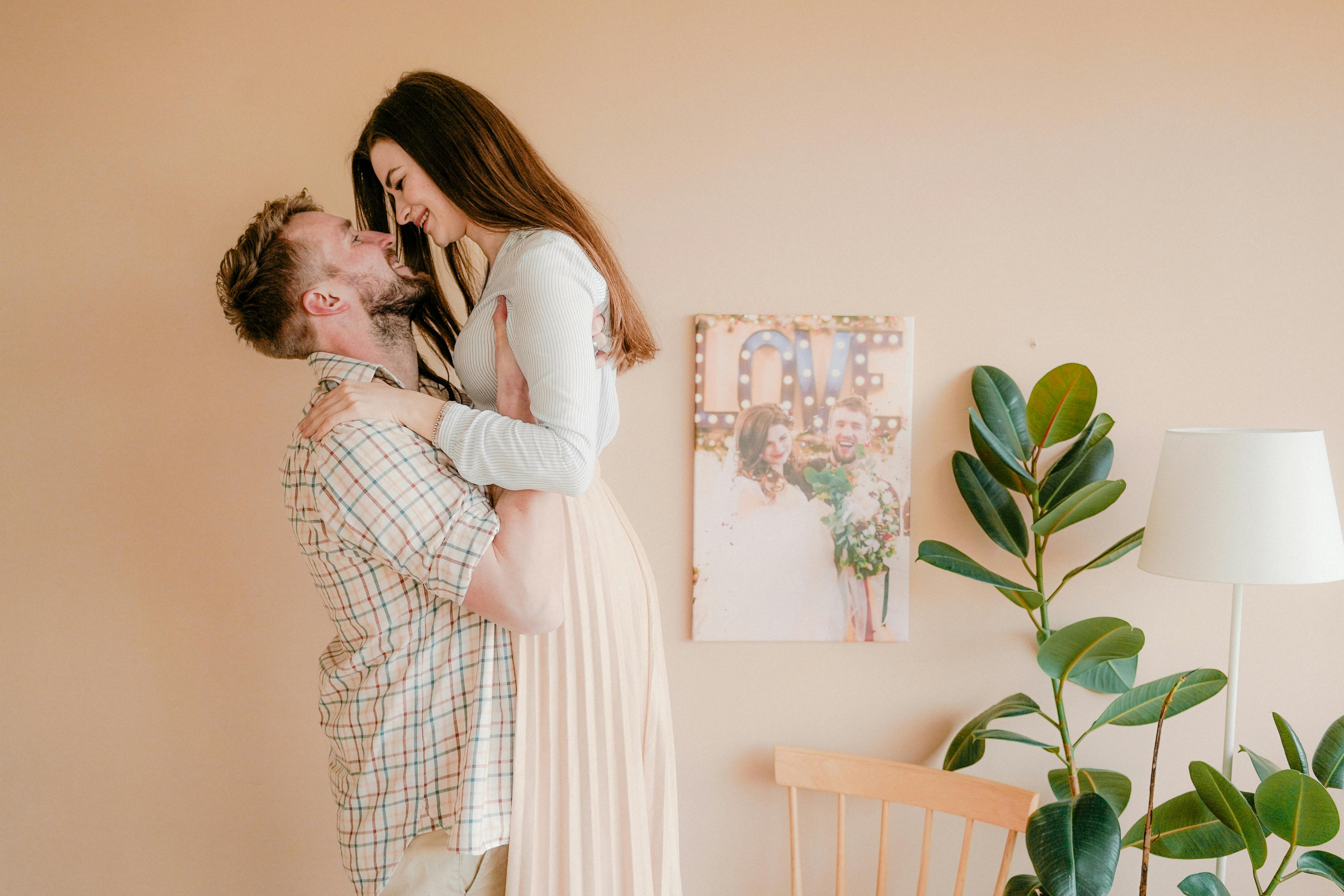 What causes breakup in a long-distance relationship?