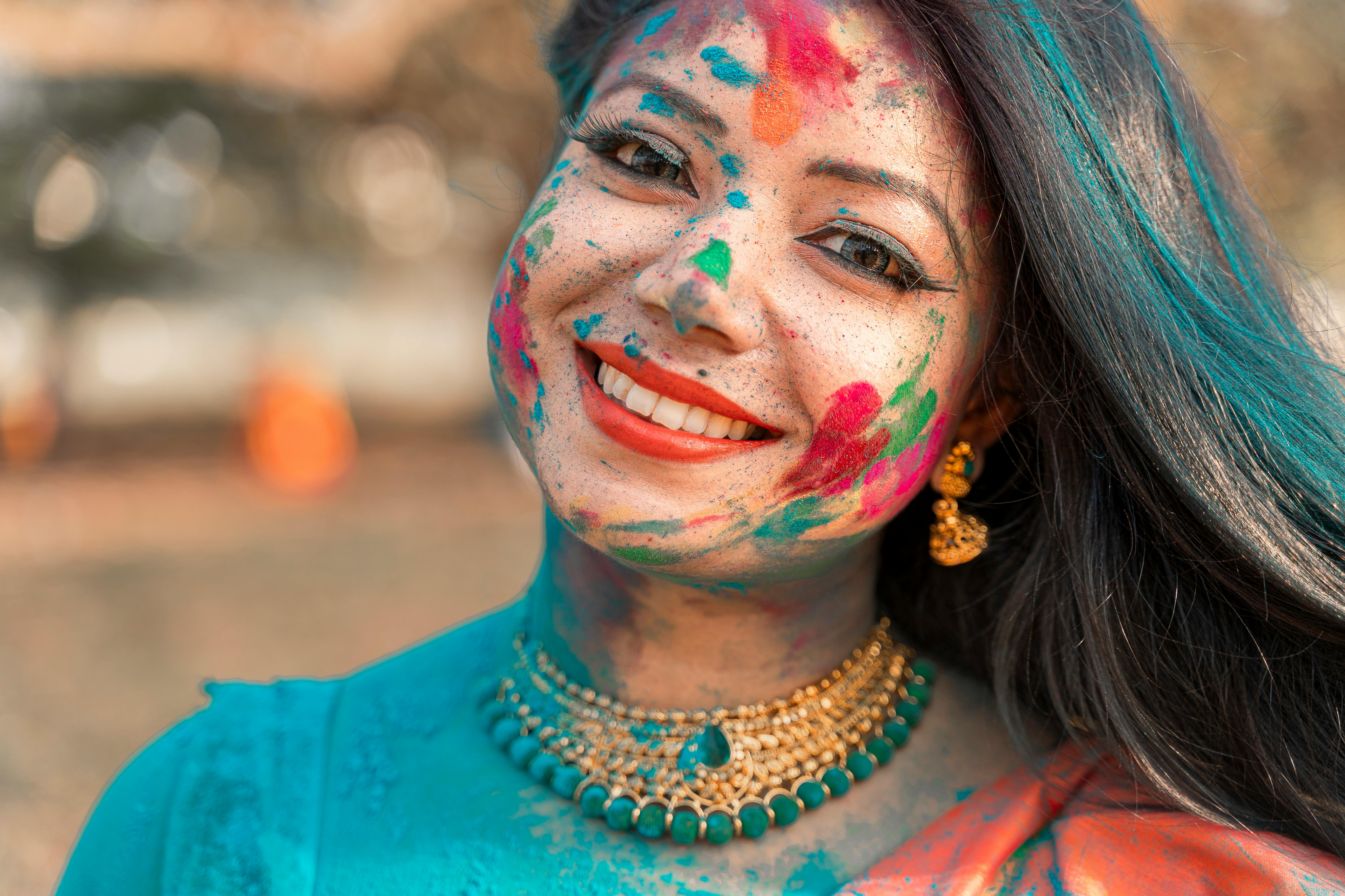 Can narcissist love another person?