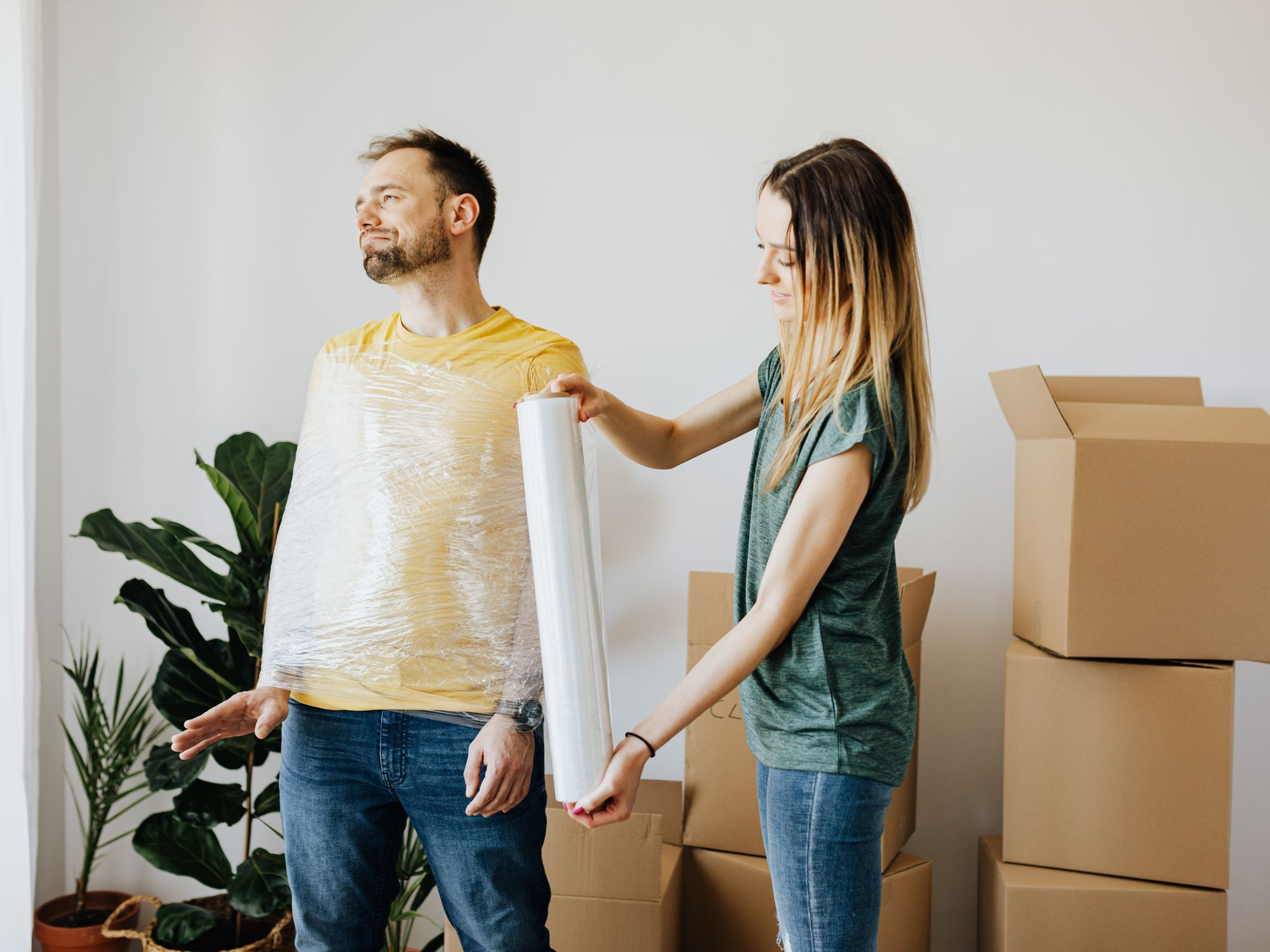 Flat Removals in Farningham, M25 Fringe — movers carrying boxes for a flat move