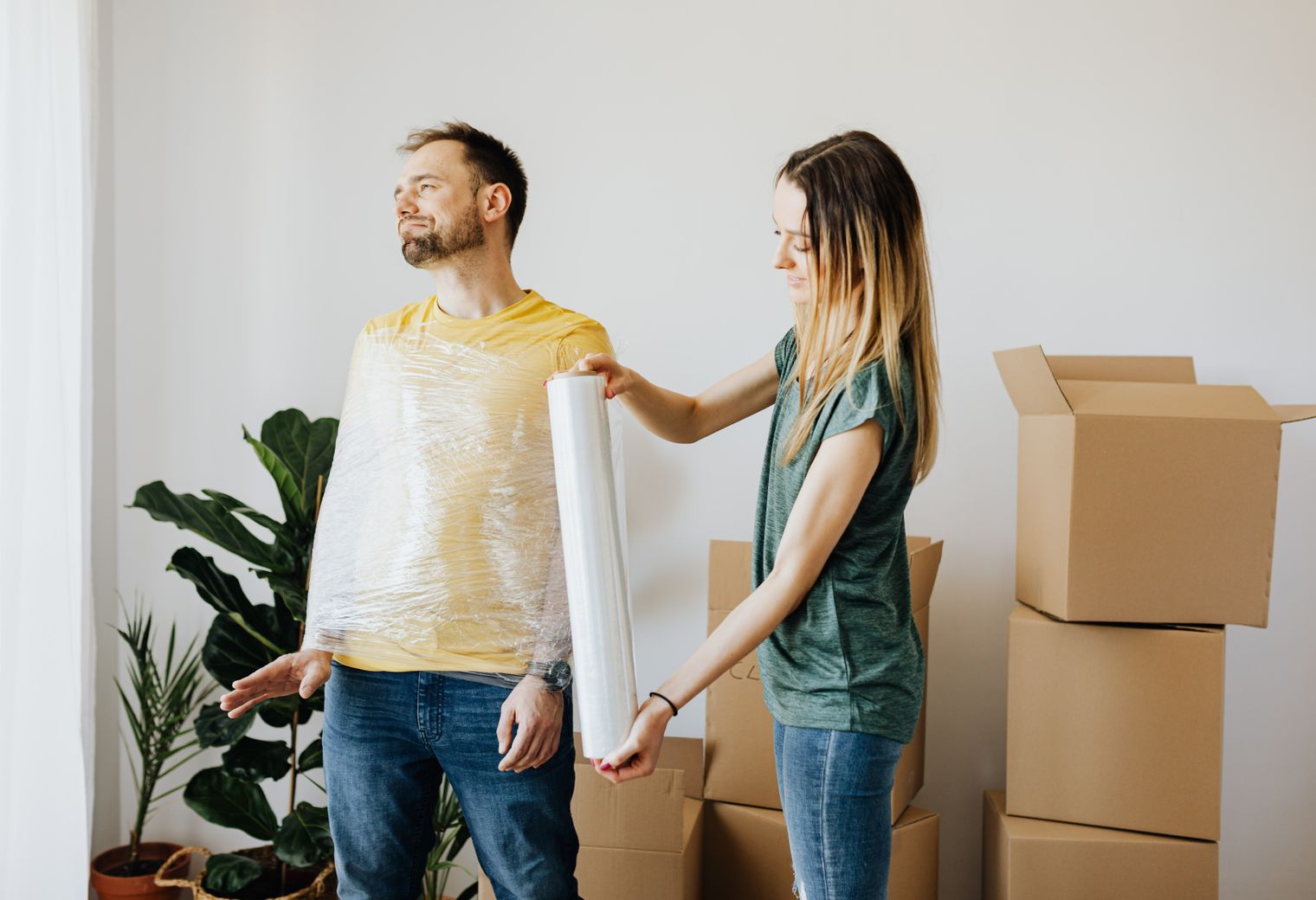Totnes — professional packers wrapping and boxing belongings