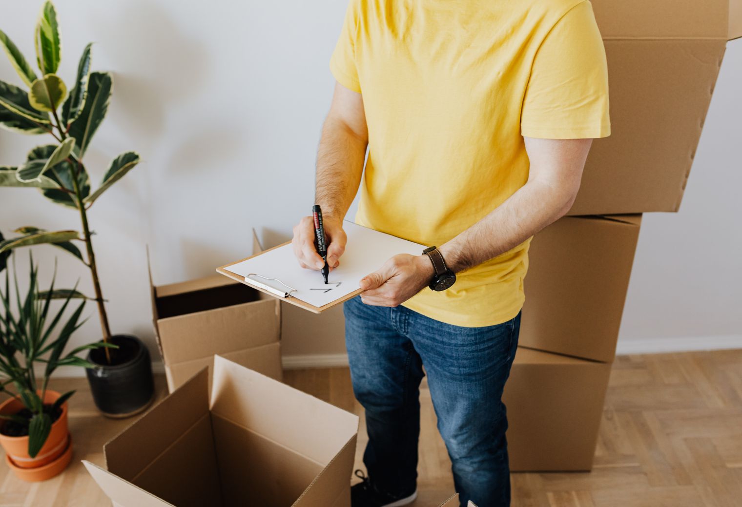 Longlands — professional packers wrapping and boxing belongings