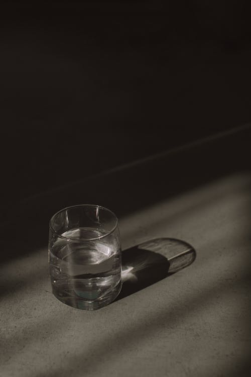 Бесплатное стоковое фото с вода, легкий, минимализм