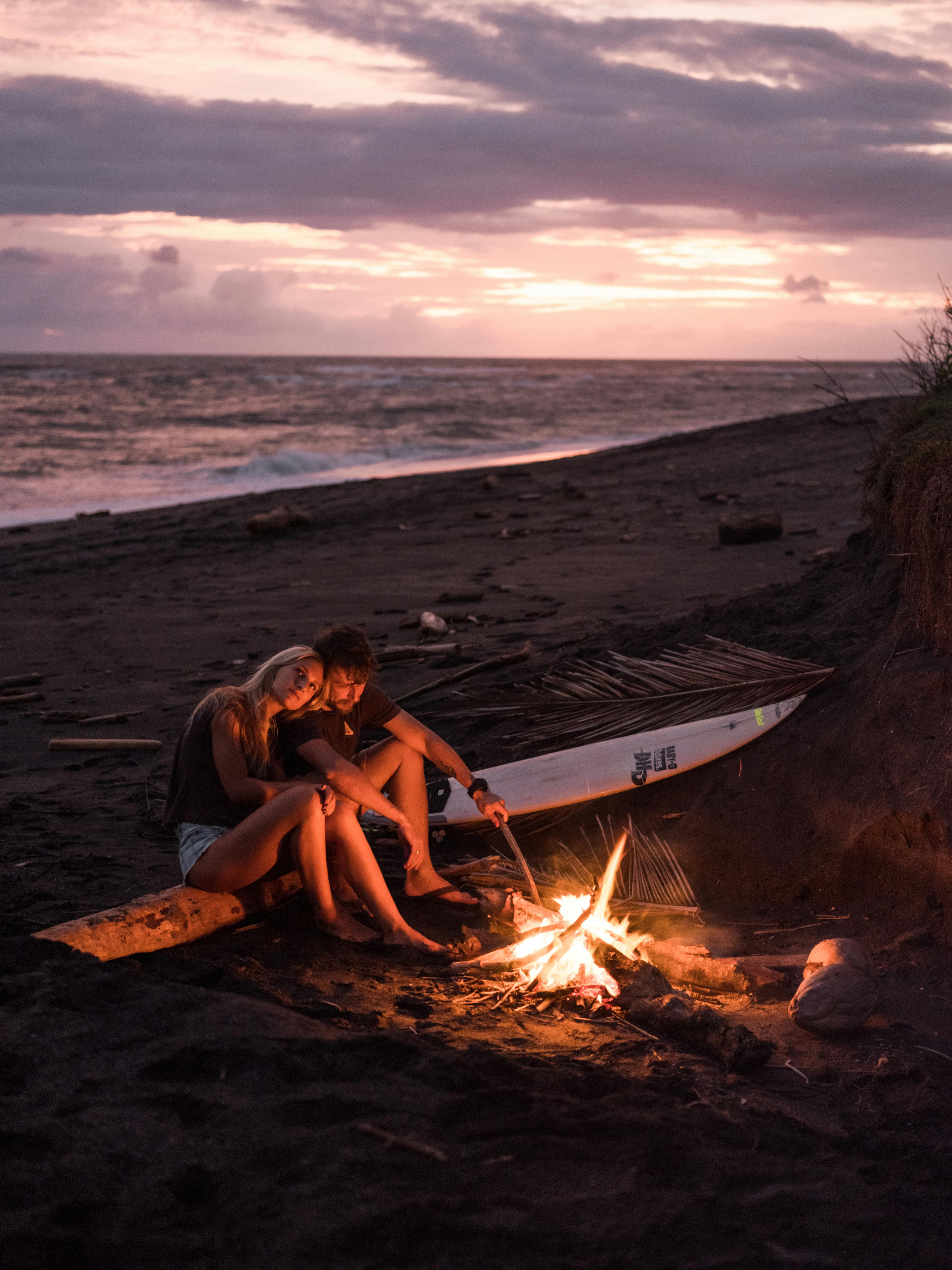 At what hour does the body start burning fat?