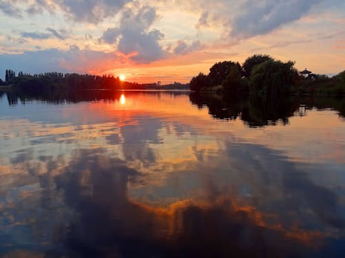 Foto Eines Sonnenuntergangs Auf Dem Fluss