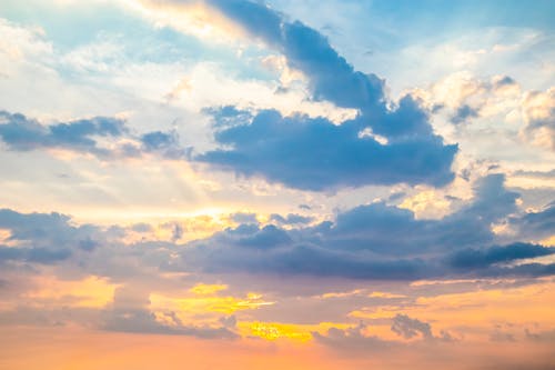 Gratis stockfoto met bewolkt, blauwe lucht, dageraad Stockfoto
