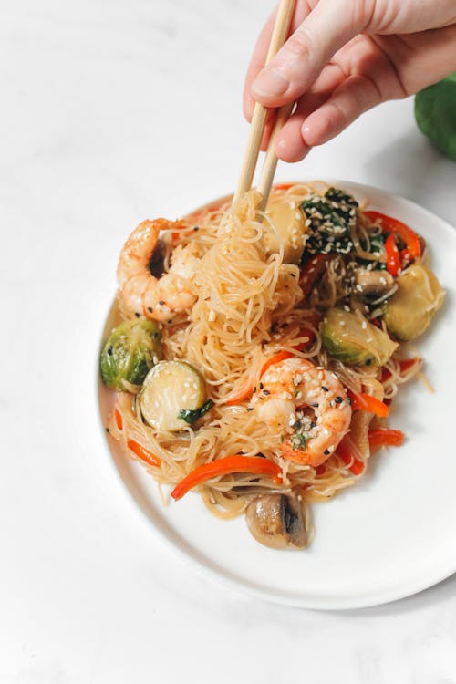 Free Photo of Noodle Dish With Shrimp on White Ceramic Plate Stock Photo