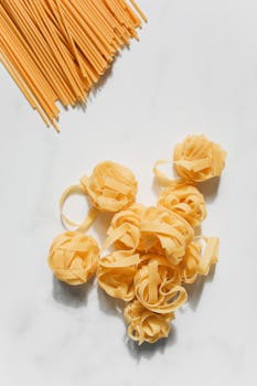 fettuccine pasta image 3