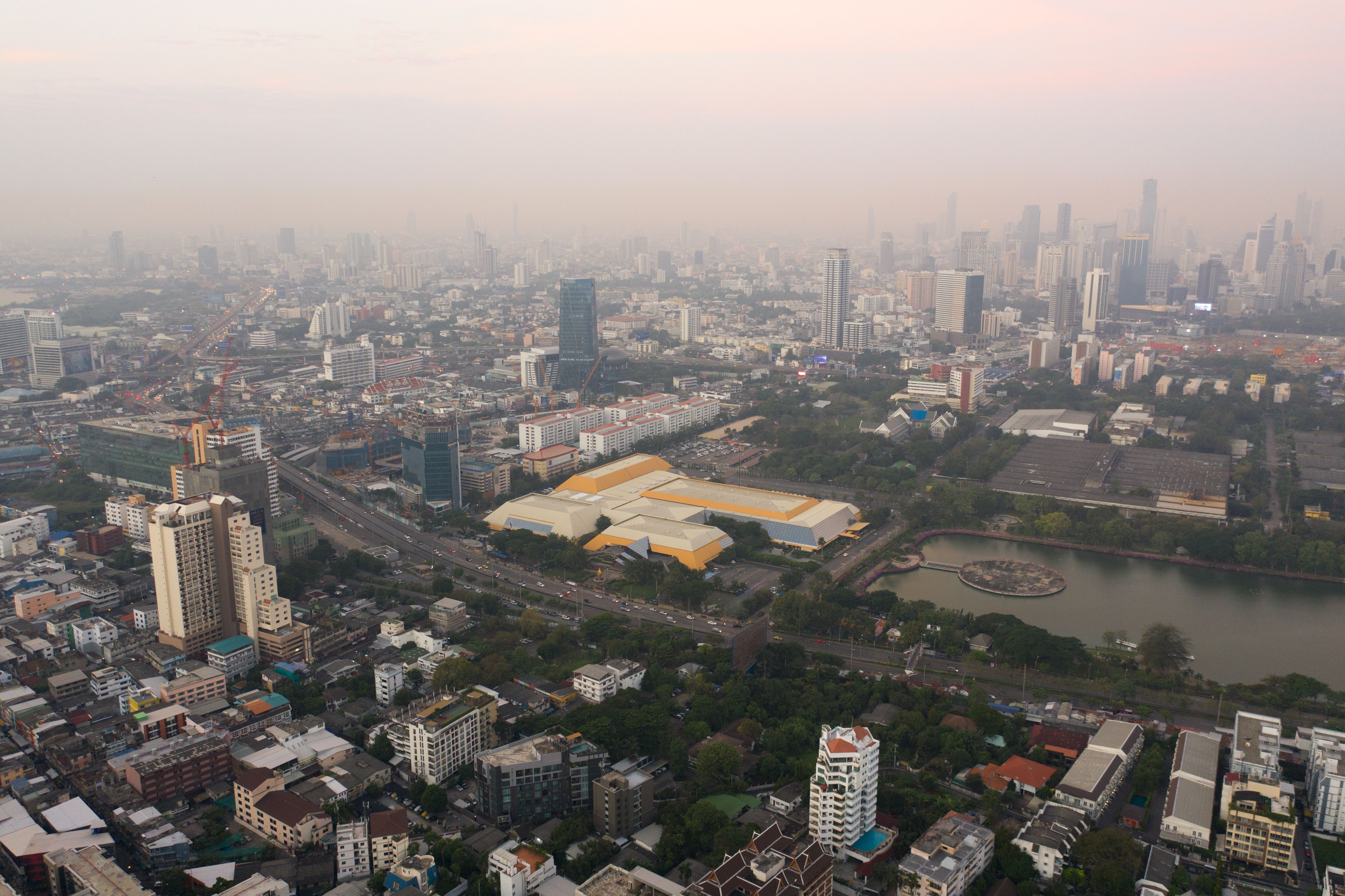 Kualitas Udara Menurun, Kabut Asap Pekat Selimuti Palangka Raya dan Sampit