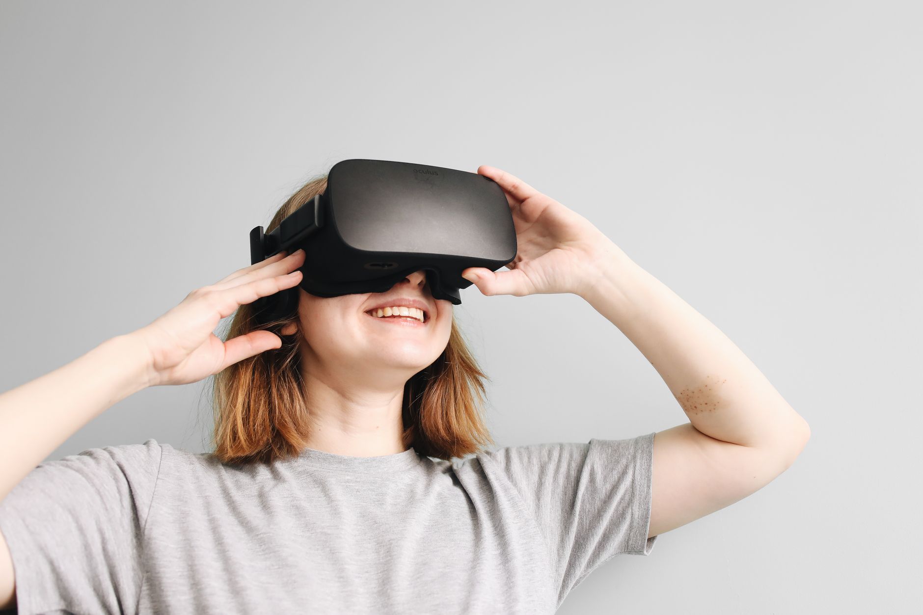 AR and VR Market Growth: Trends, Applications, and Business Opportunities