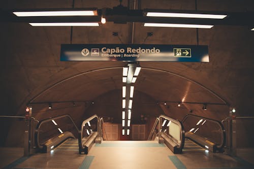 Gratis stockfoto met metrosysteem, publieke plaats, roltrap