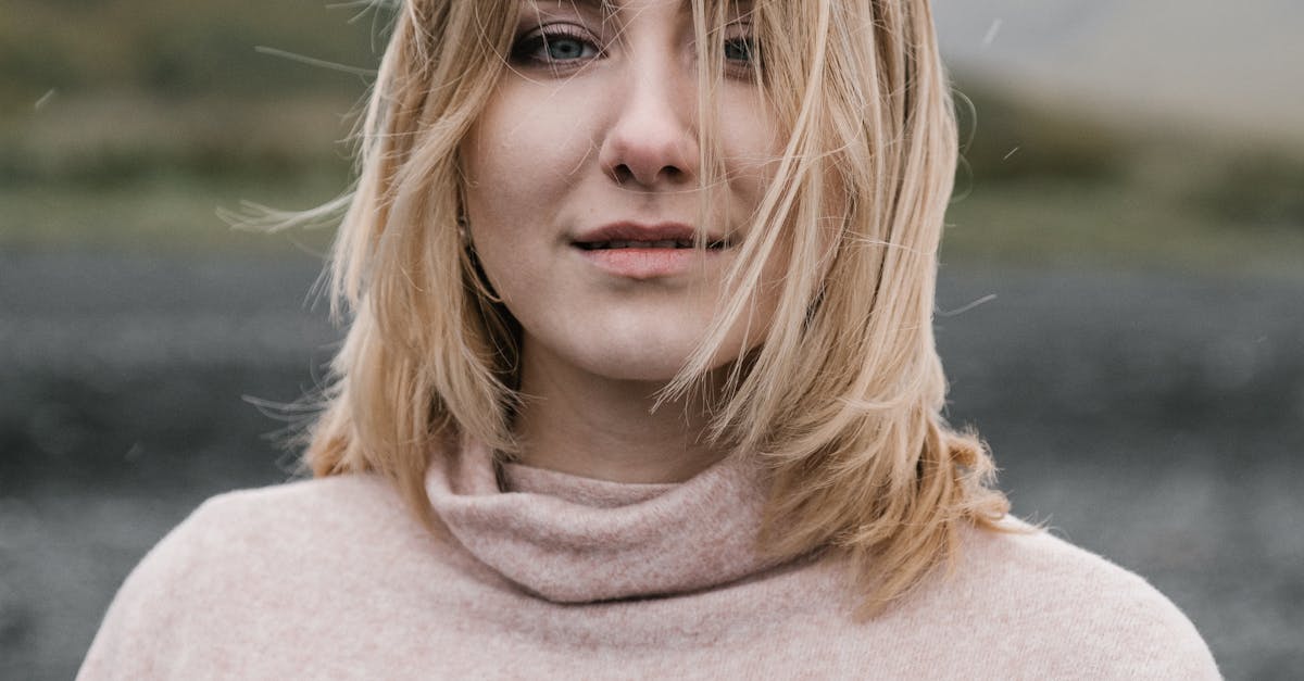 How to style wavy medium length layered hair