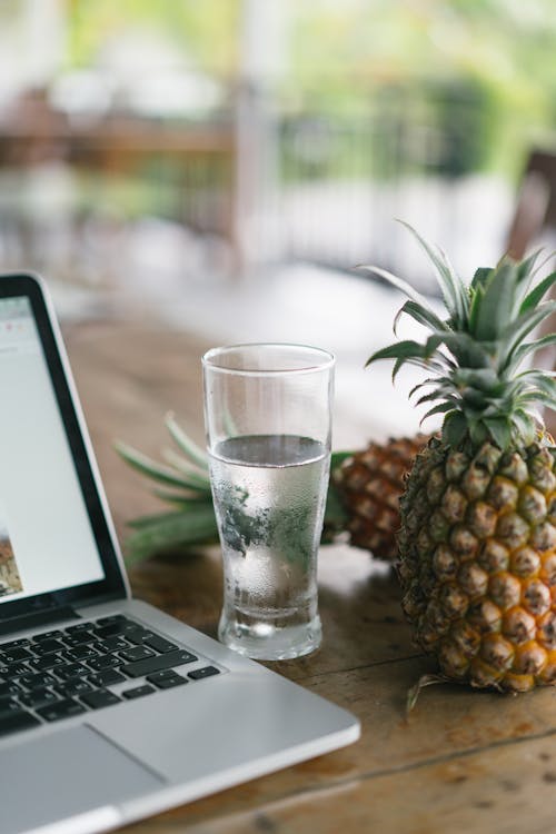 Imagine de stoc gratuită din ananas, apă, aparat