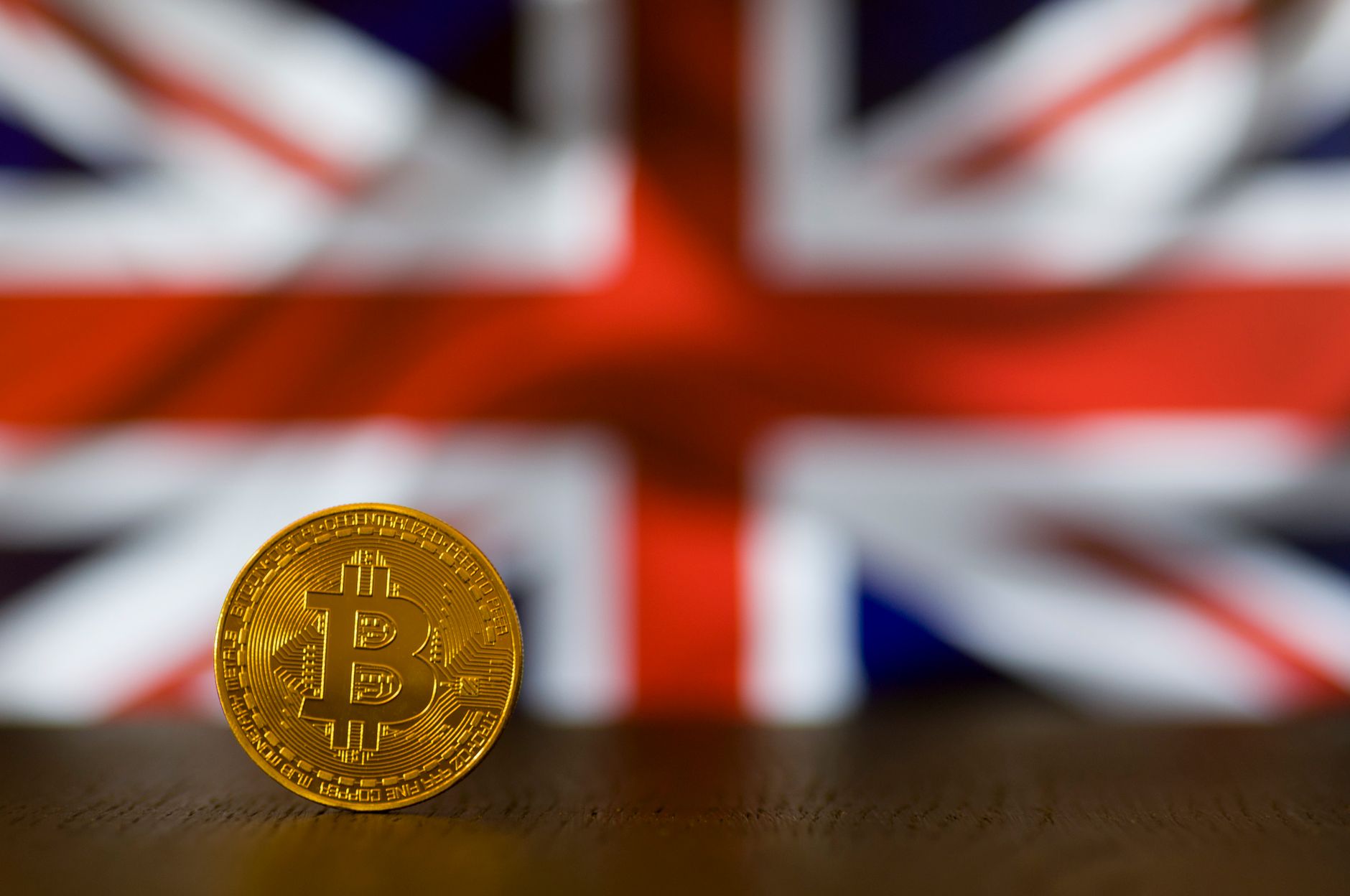 英国政坛新动向:奈杰尔·法拉奇投资200万英镑比特币,支持加密货币公司