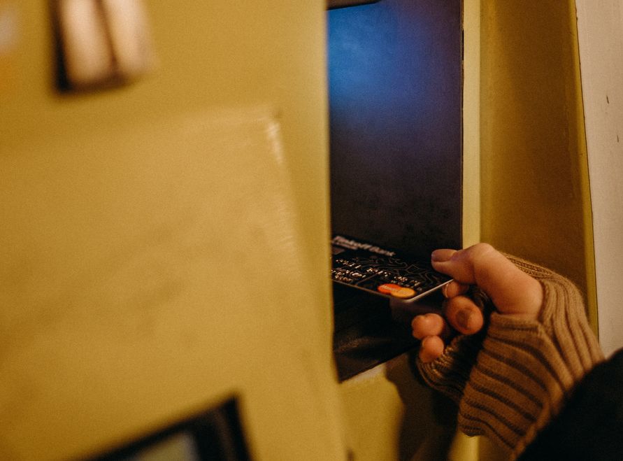 Online Casino: Spielautomaten und Live-Spiele im Überblick