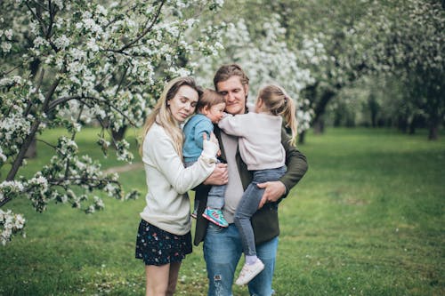 Kostenloses Stock Foto zu draußen, eltern, familie