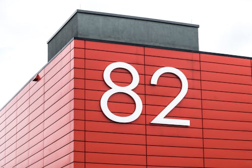 Gratis stockfoto met aantal, buitenkant van het gebouw, fabriek