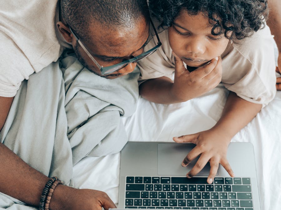 What are social media key points?