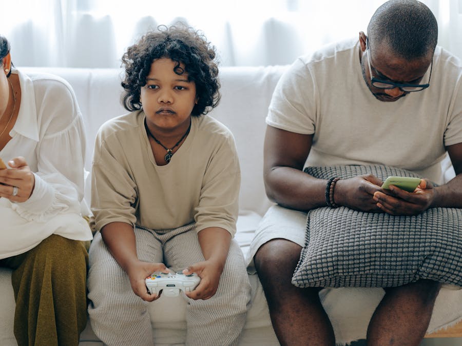 What country is the most addicted to social media?