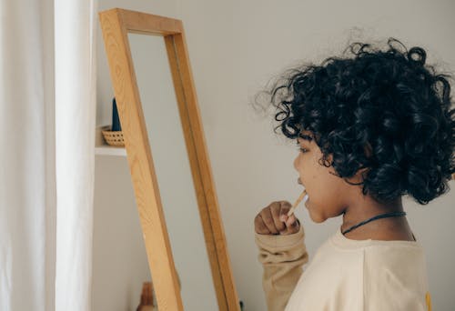 Gratis lagerfoto af afroamerikansk, badeværelse, barn