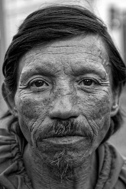 Foto profissional grátis de fotografia em escala de cinza, homem barbudo, idosos