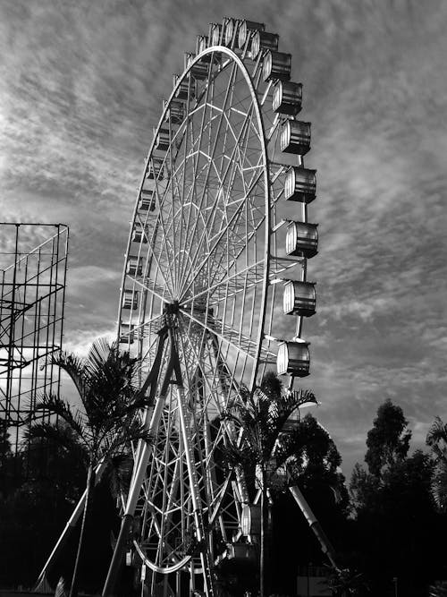 Free stock photo of amusement park, black and white wheel, the wheel