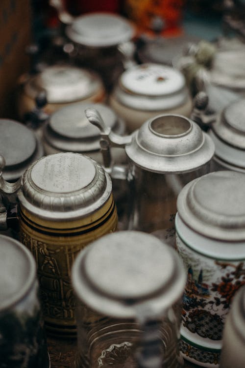White and Gold Ceramic Jars
