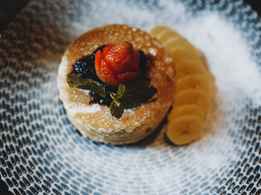 What should I eat first in the morning to balance my blood sugar?
