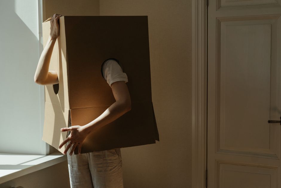 Q: Can I hide set top box behind tv if I have a wall-mounted TV?