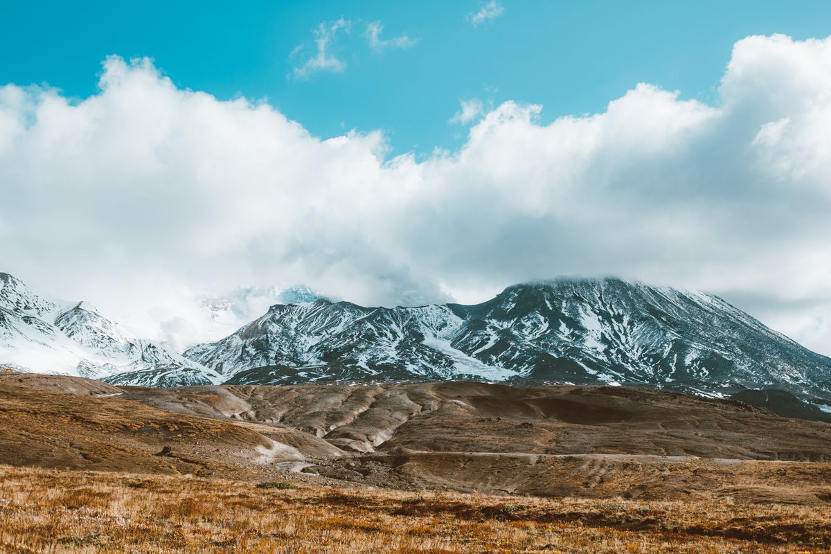 Snow Mountain Peaks 4K Samsung Galaxy S25 S26 Wallpaper