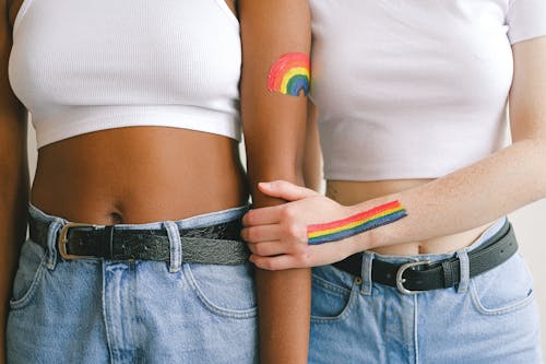 Mulheres Com Pintura Corporal Do Orgulho Gay