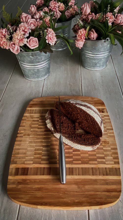 Foto profissional grátis de alimento, baldes, faca