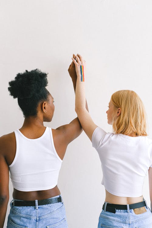 Gratis stockfoto met affectie, Afro-Amerikaanse vrouw, blond haar