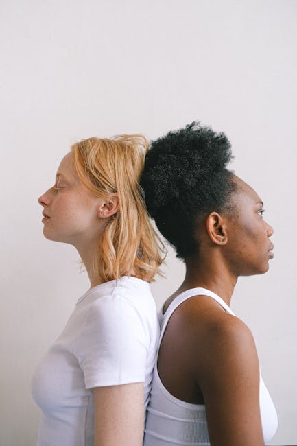 How To Manage Differences In Opinions With Friends? 15 Friends-Agreeing-To-Disagree