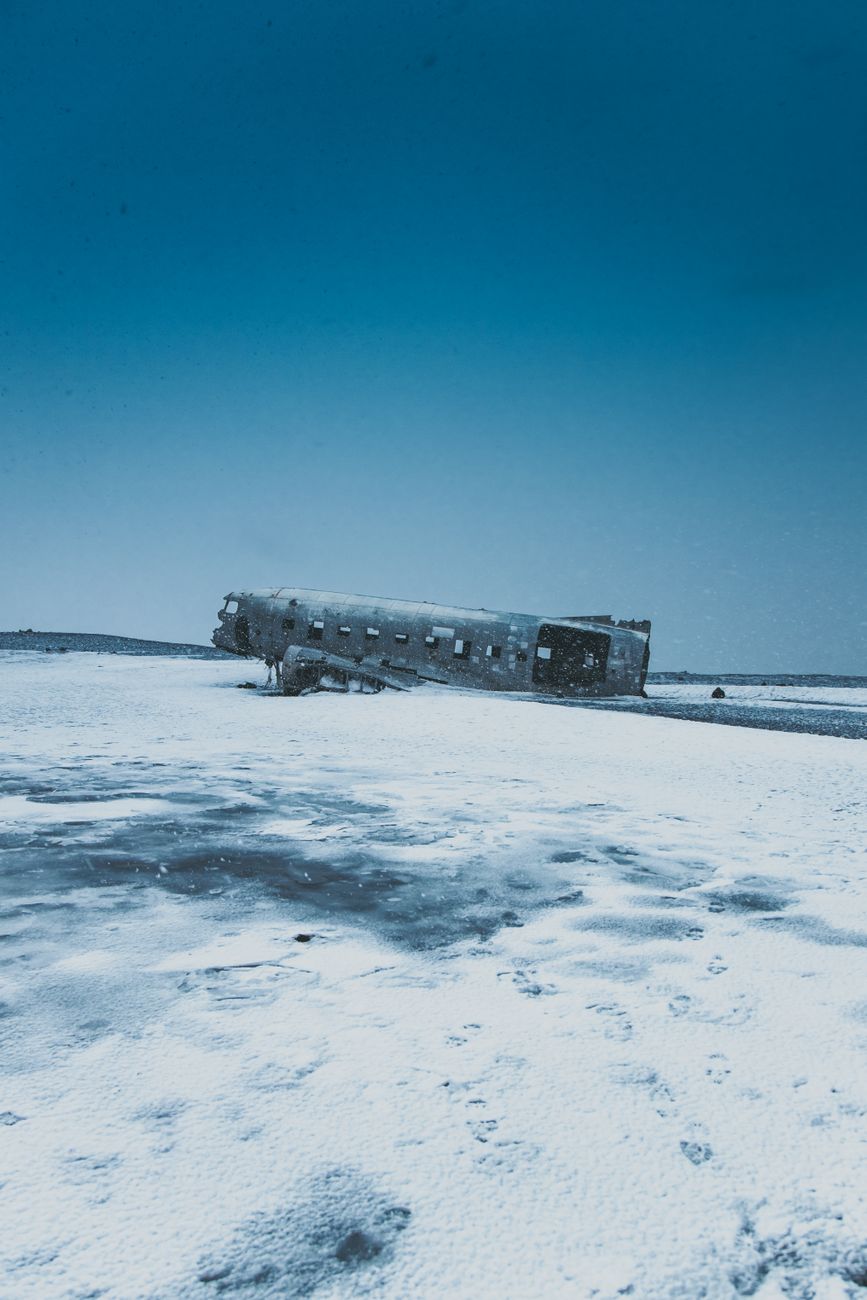 Ambulanță grav avariată într-un accident rutier – FOTO