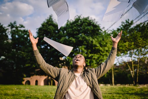 Photos gratuites de afro-américain, arrière-plan flou, bonheur