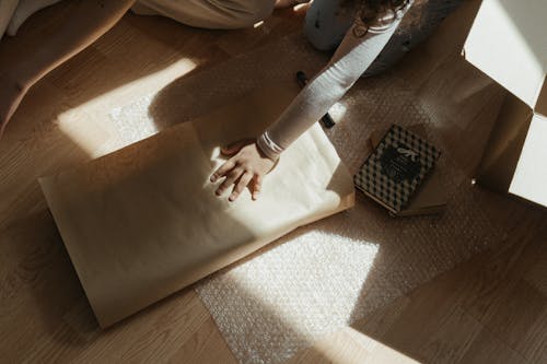 ambalaj, ambalaj kağıdı, bubblewrap içeren Ücretsiz stok fotoğraf